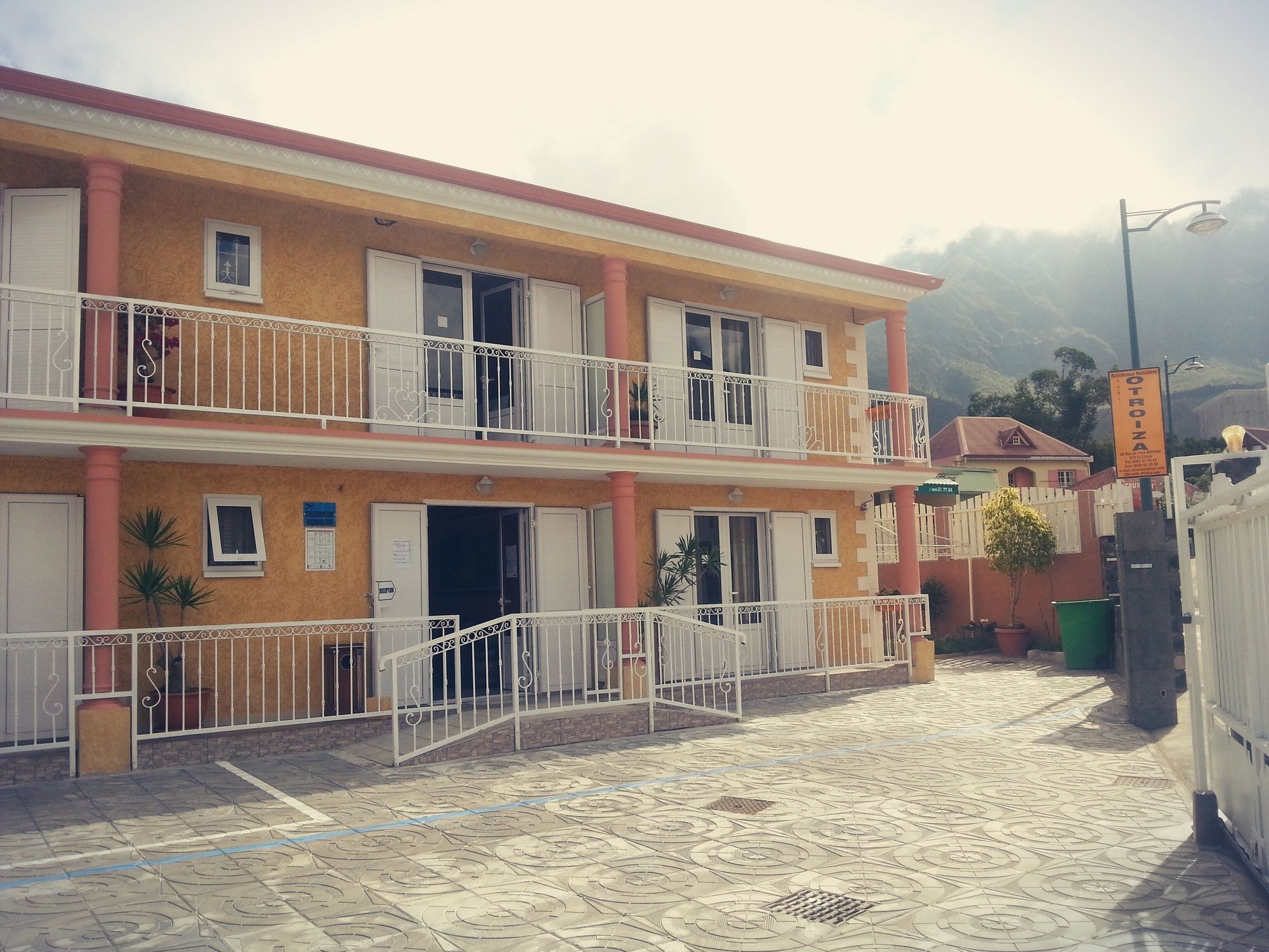 Residence Hoteliere Otroiza Cilaos Luaran gambar